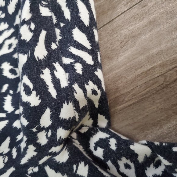 Tribal leggings, navy and white abstract animal print - Picture 5 of 6